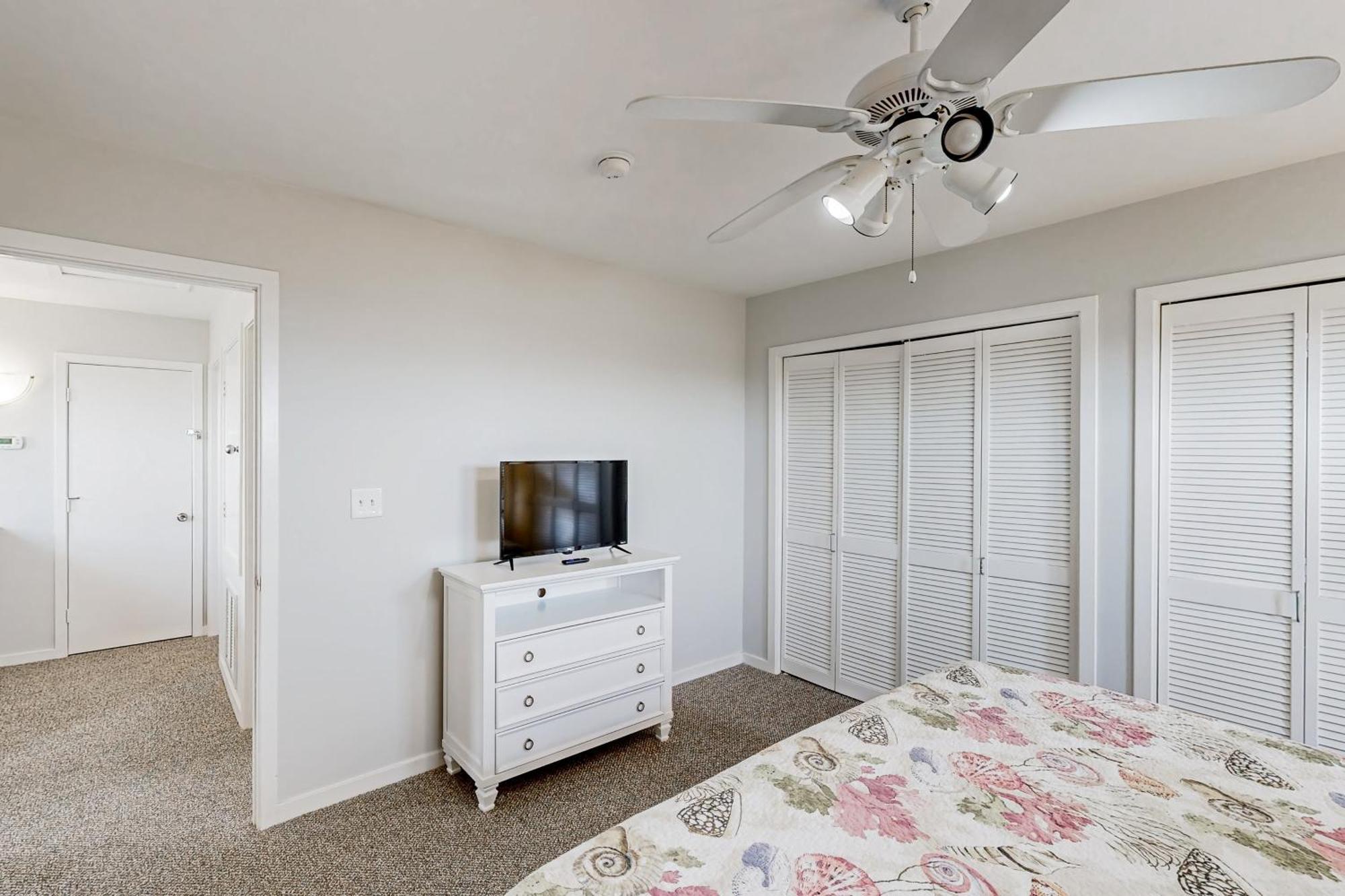 Clownfish & Cobia Buxton Room photo